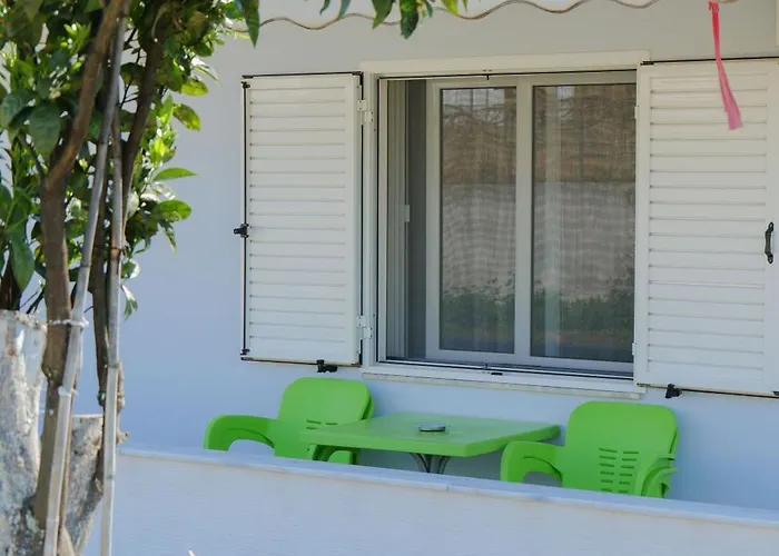 Apartament Gentian Oruci *